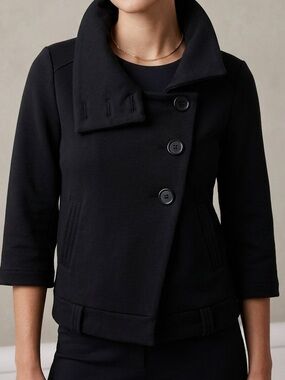 Aritzia Community Short Jacket